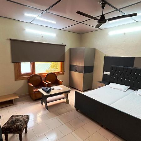 Pops Resort Pālampur Eksteriør billede