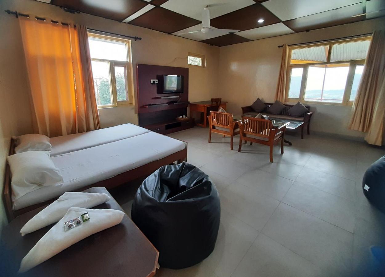 Pops Resort Pālampur Eksteriør billede