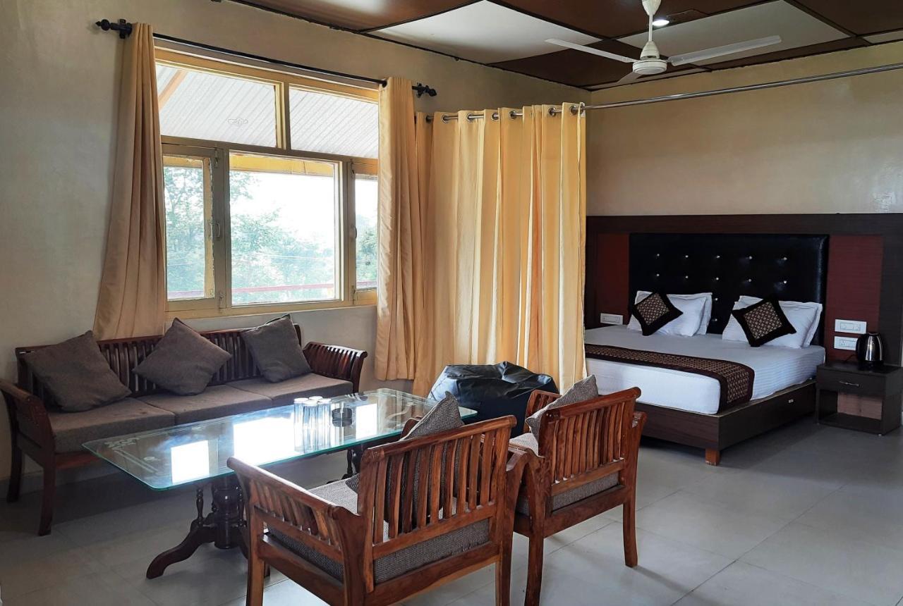 Pops Resort Pālampur Eksteriør billede