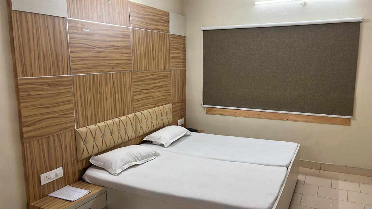 Pops Resort Pālampur Eksteriør billede