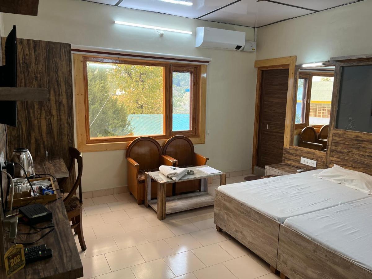 Pops Resort Pālampur Eksteriør billede