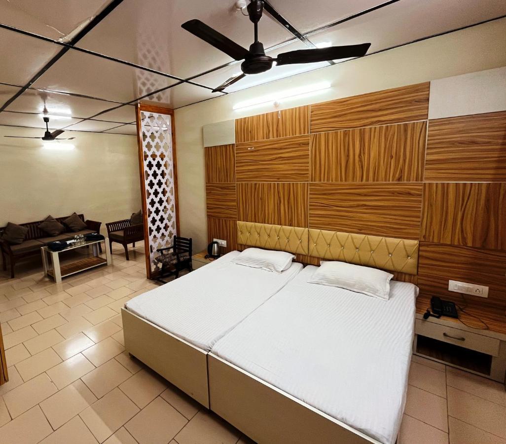 Pops Resort Pālampur Eksteriør billede