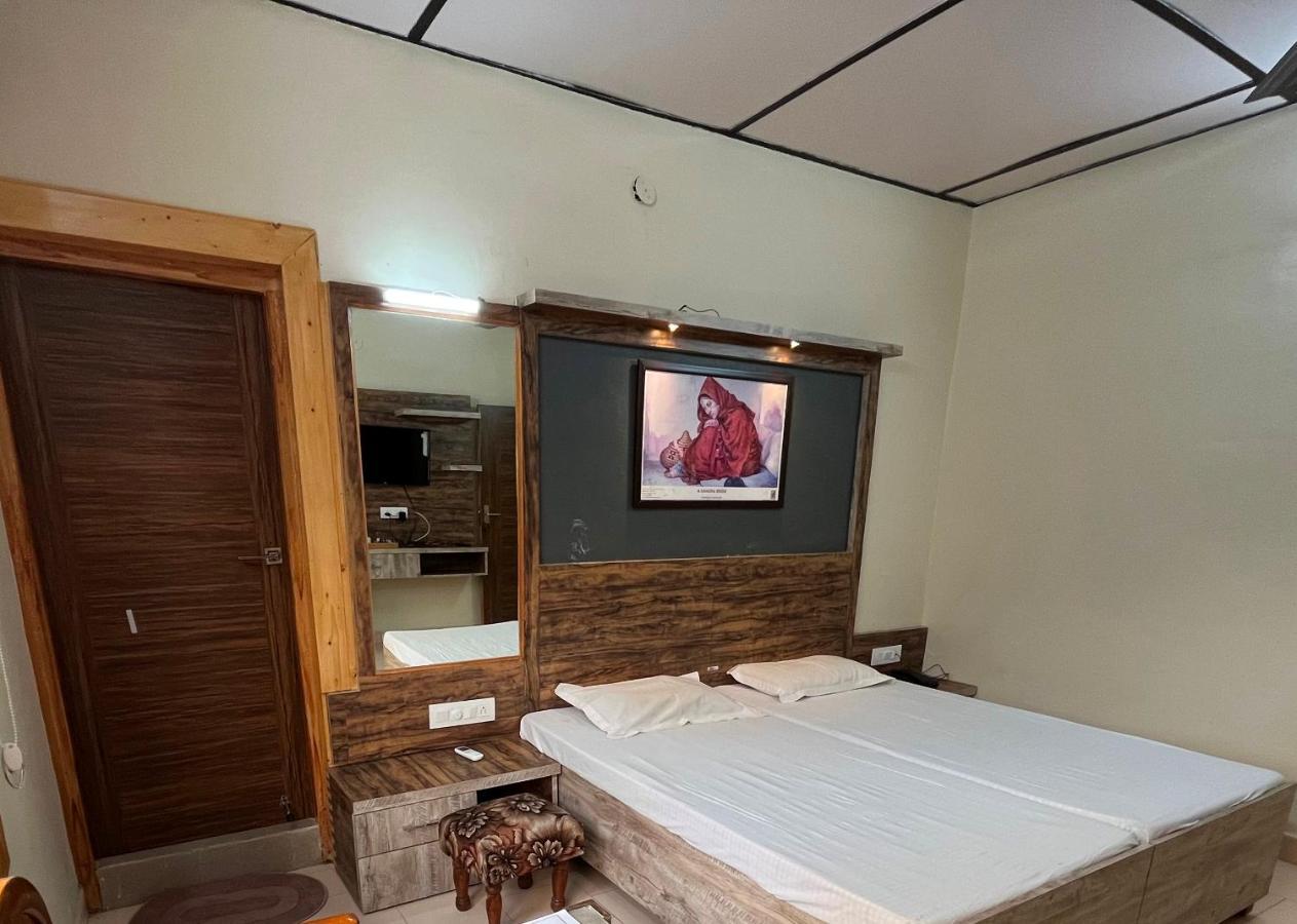 Pops Resort Pālampur Eksteriør billede