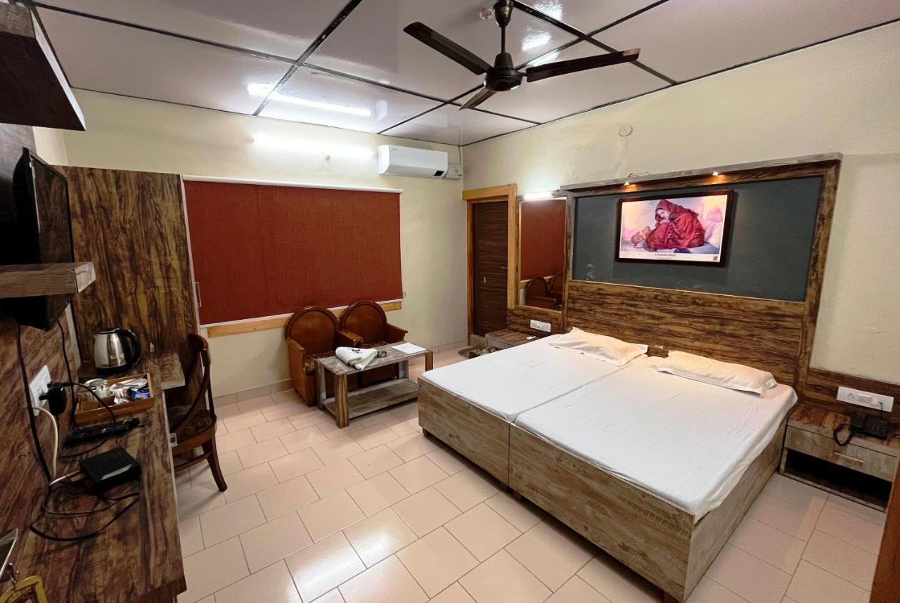 Pops Resort Pālampur Eksteriør billede