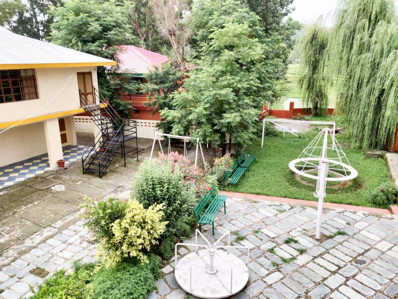 Pops Resort Pālampur Eksteriør billede